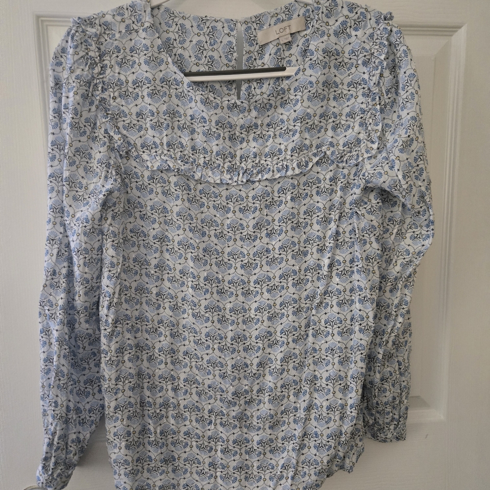 LOFT Women's Blue Patterned Top